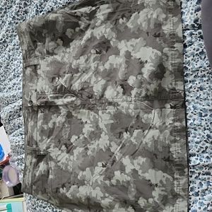 Eddie bauer travex skort